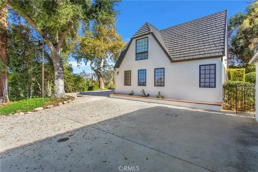 745 W Sunset Drive, Redlands, CA 92373 - #2