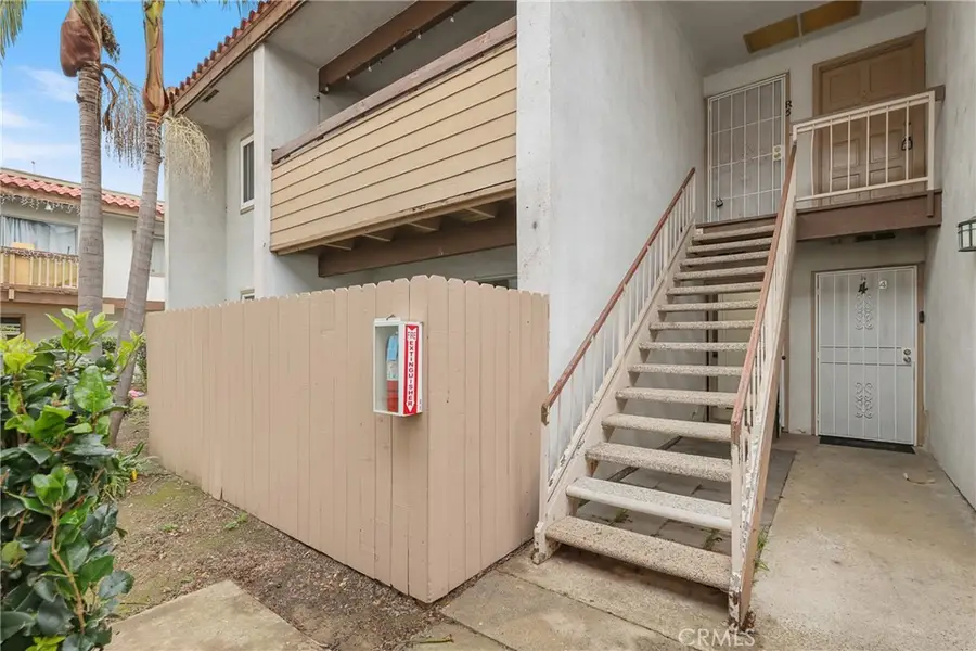2521 W Sunflower #R1, Santa Ana, CA 92704 - Image #2