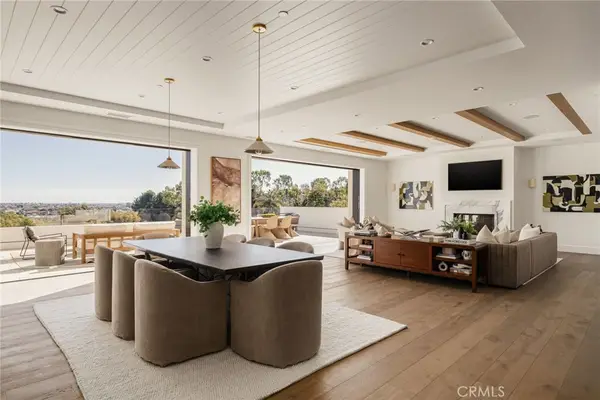 702 Saint James Place, Newport Beach, CA 92663