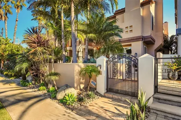 622 22nd, Huntington Beach, CA 92648