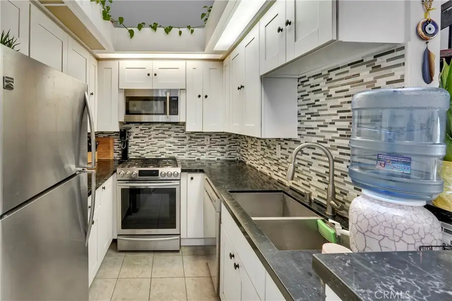 17151 Corbina Ln #206, Huntington Beach, CA 92649 - Image #3