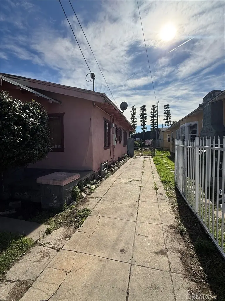 142 W 58th, Los Angeles, CA 90037 - #3