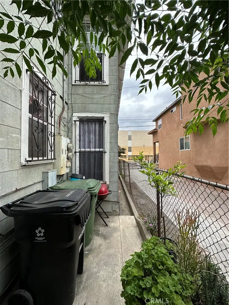 1737 E Gage, Los Angeles, CA 90001 - #3