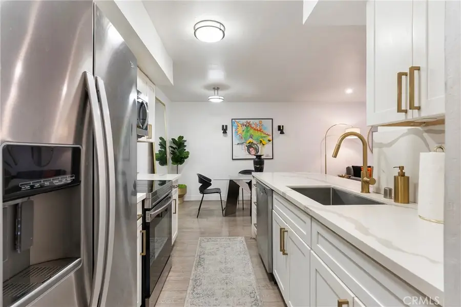 906 N Doheny #303, West Hollywood, CA 90069 - Image #2