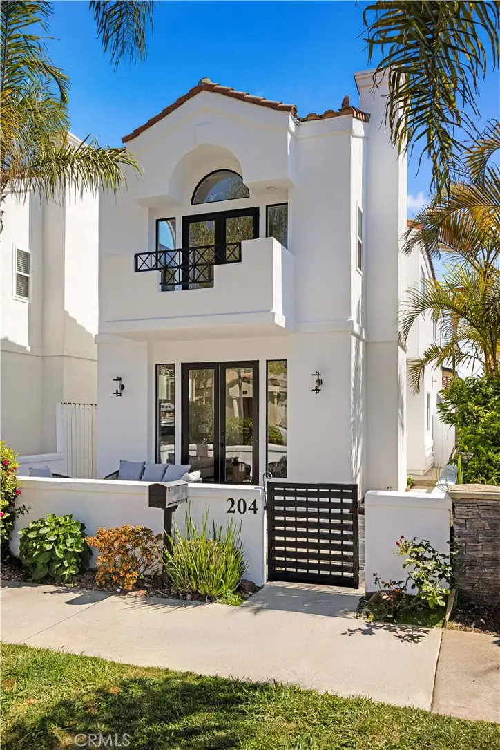 204 Lincoln Ave, Huntington Beach, CA 92648 - Image #2