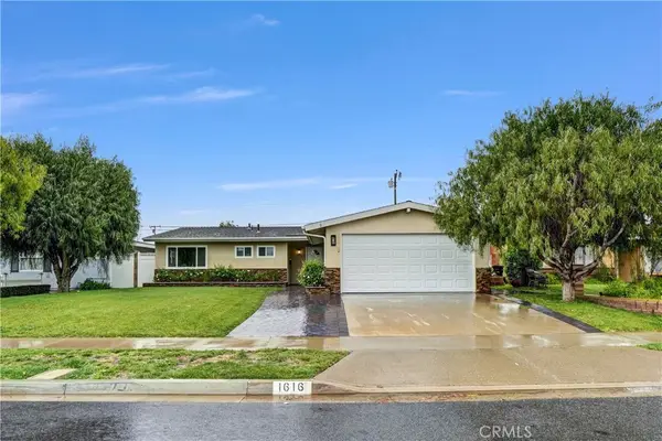 1616 Sandalwood Street, Costa Mesa, CA 92626