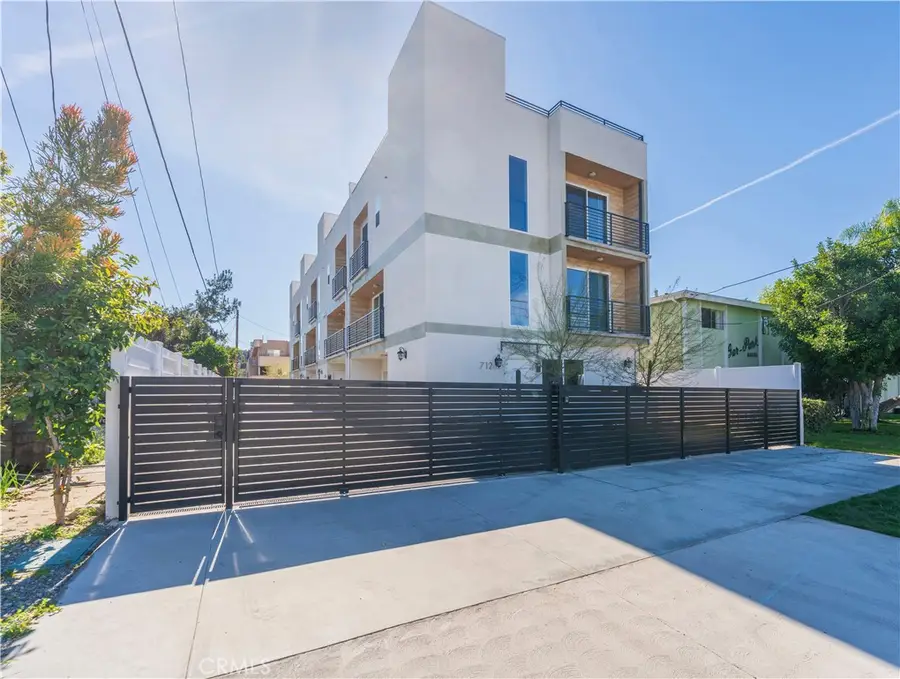 712 1/2 N Chestnut Ave, Los Angeles, CA 90042 - #2
