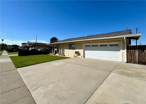8561 Glasgow Circle, Huntington Beach, CA 92647