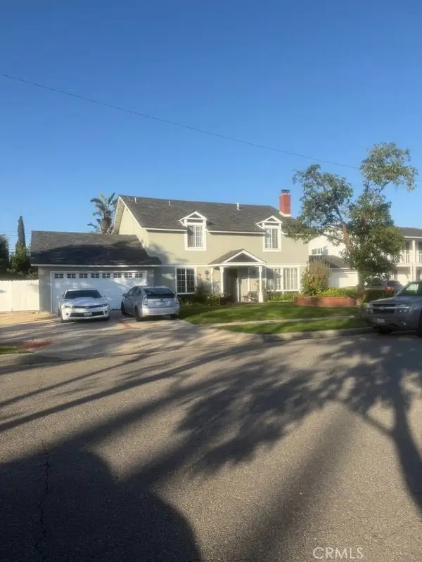 2401 E Avalon, Santa Ana, CA 92705