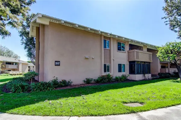 8788 Coral Springs Court #207F, Huntington Beach, CA 92646