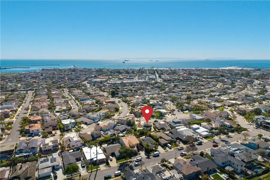 1135 Catalina Ave., Seal Beach, CA 90740 - #2