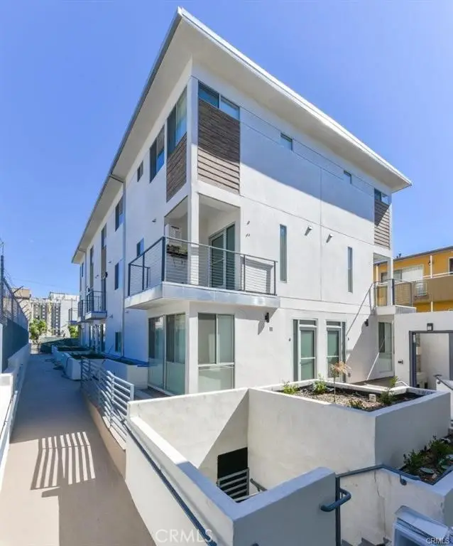 1245 N New Hampshire Ave #1, Los Angeles, CA 90029 - #3