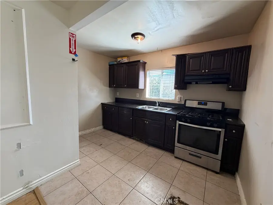 2303 W 75th Street, Los Angeles, CA 90043 - #2