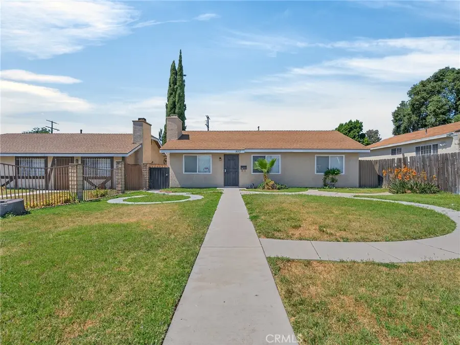 8217 Laurel Canyon Boulevard, North Hollywood, CA 91605 - #2