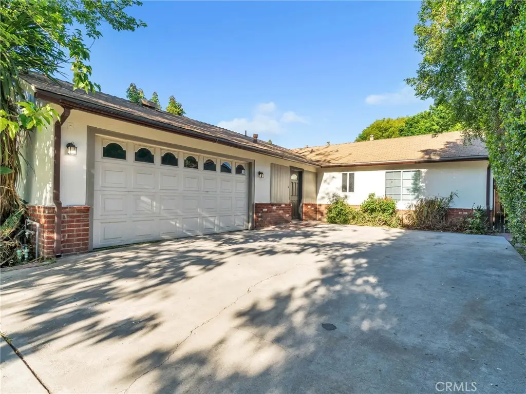 7318 Zelzah Avenue, Reseda, CA 91335 - #1