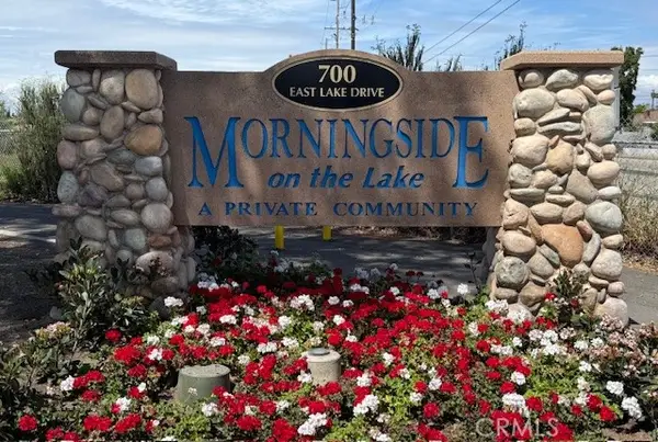 700 E Lake Drive #52, Orange, CA 92866