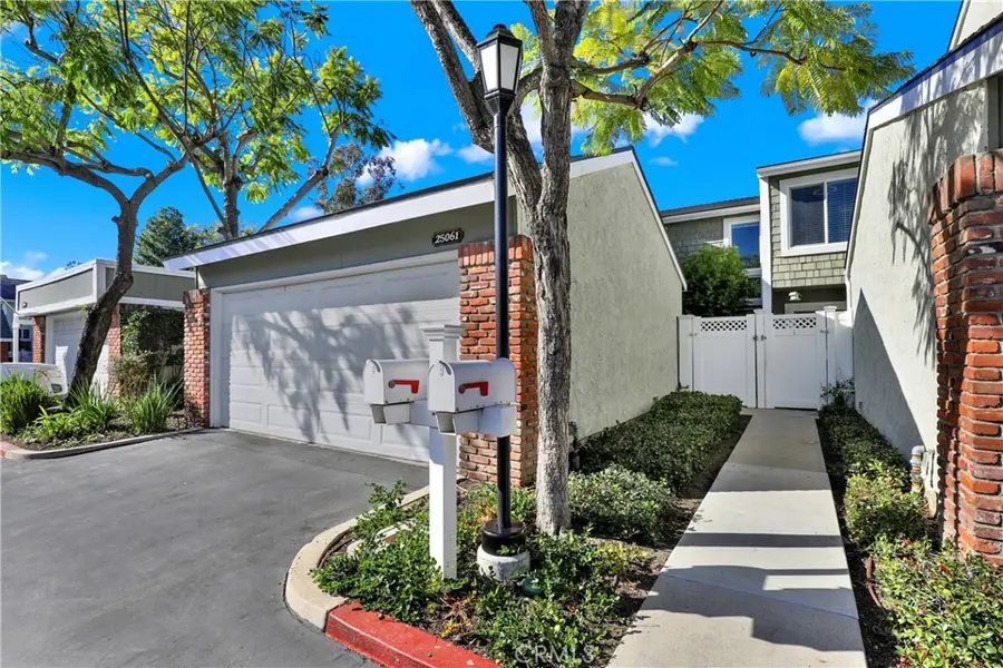 25061 Silverleaf, Laguna Hills, CA 92653 - #3