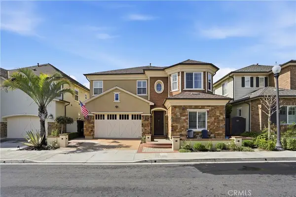 17491 Oakbluffs Lane, Huntington Beach, CA 92649