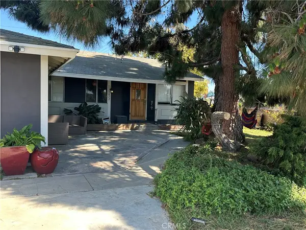 15472 La Salle Lane, Huntington Beach, CA 92647