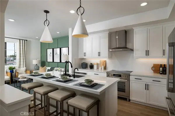 308 E Whittier Boulevard, La Habra, CA 90631