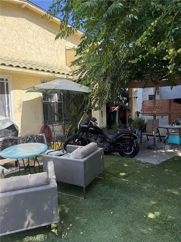 1055 N Stone Street, Los Angeles, CA 90063