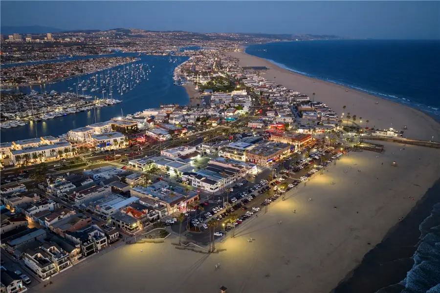 2212 W Oceanfront, Newport Beach, CA 92663 - #3