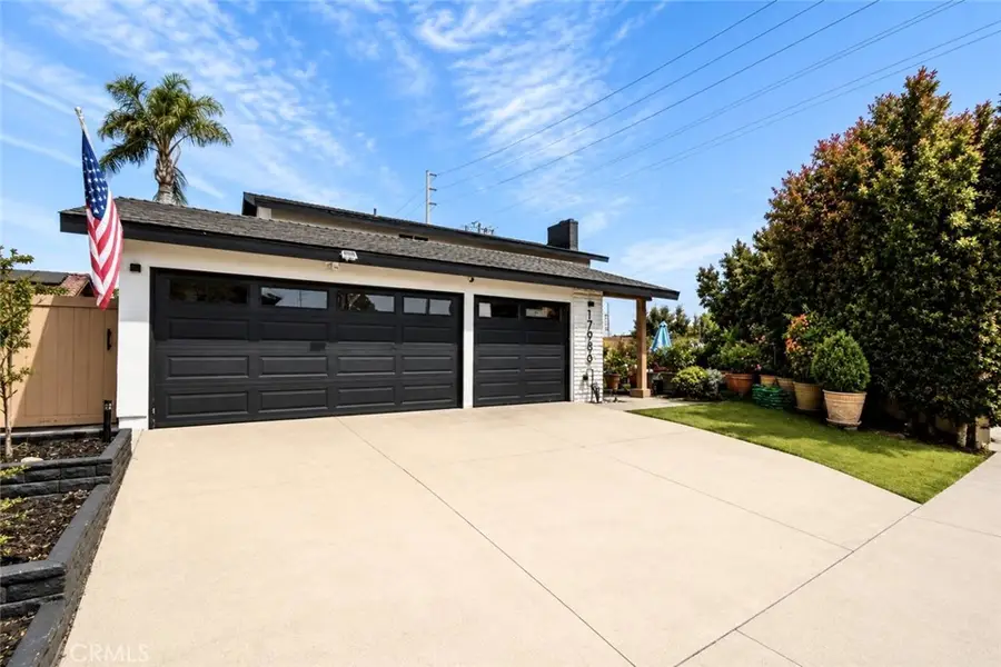 17986 Santa Olivia, Fountain Valley, CA 92708 - #3