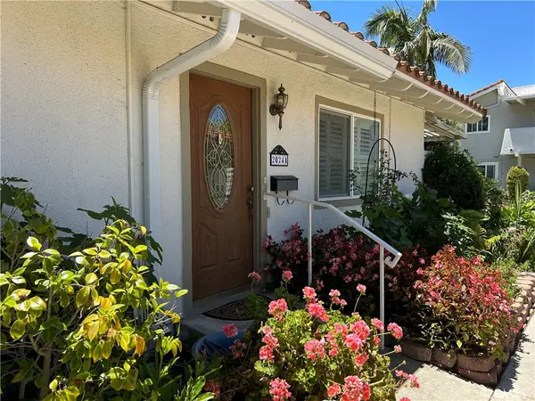 2024 Via Mariposa East #A, Laguna Woods, CA 92637