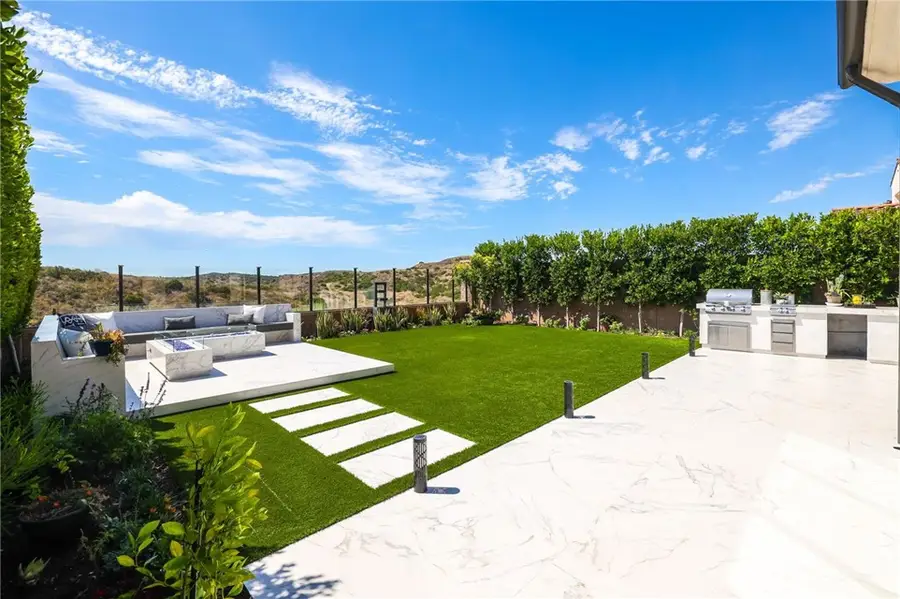 118 Tomahawk, Irvine, CA 92618 - #2