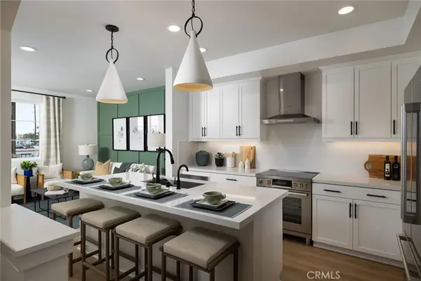 318 E William Way, La Habra, CA 90631