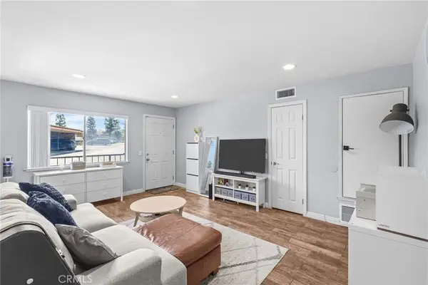 1554 Border #B, Corona, CA 92882