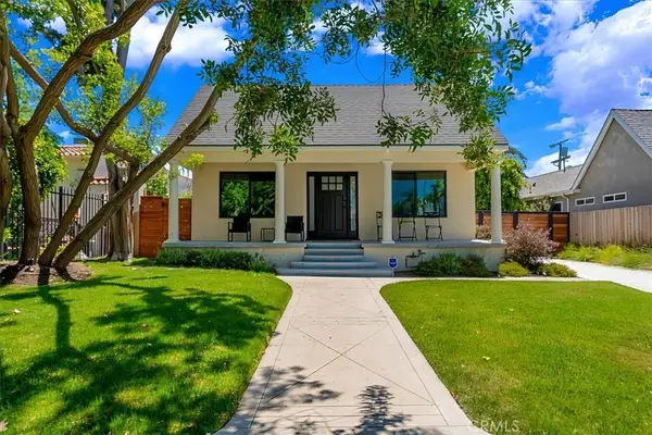 584 N Plymouth Boulevard, Los Angeles, CA 90004