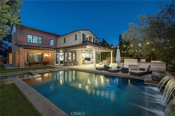 46 Woods Trail, Irvine, CA 92603