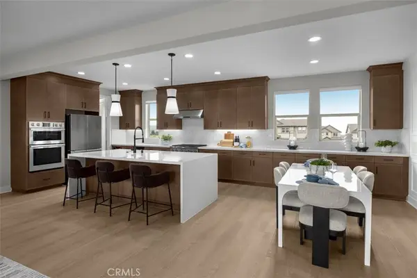 316 Pluto, Irvine, CA 92618