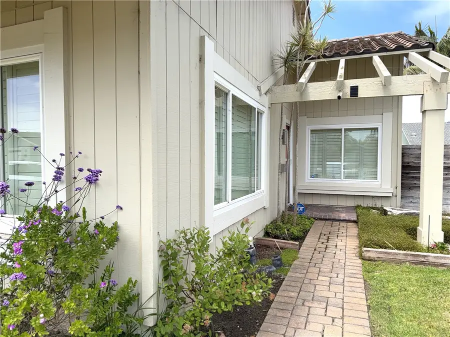 21081 White Horse Ln, Huntington Beach, CA 92646 - #3