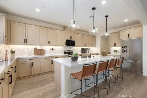 2096 Woolem Place, Escondido, CA 92026