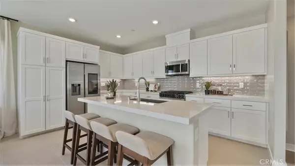 26862 Serif Place, Valencia, CA 91381