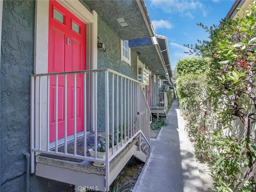 379 N Mentor Avenue #1, Pasadena, CA 91106 - #3