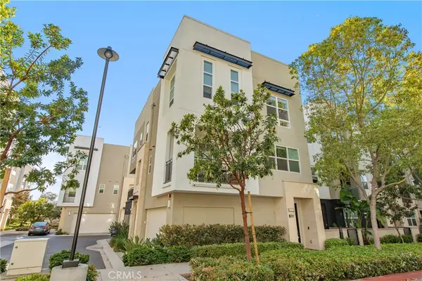 2208 Synergy, Irvine, CA 92614