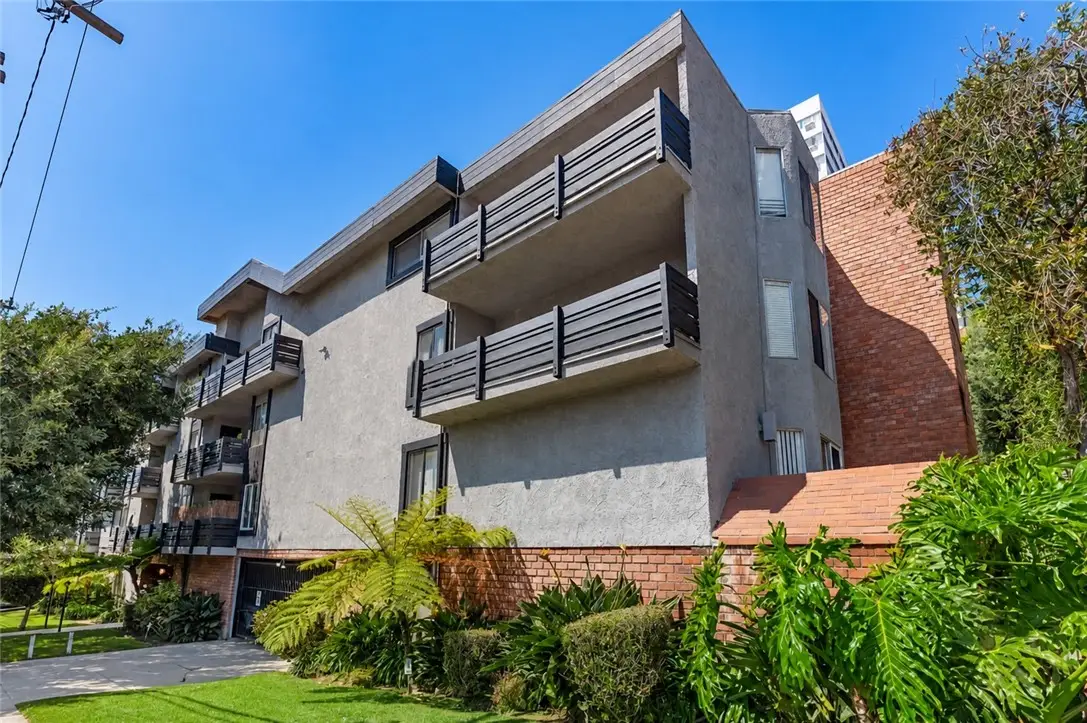 11701 Texas, Los Angeles, CA 90025 - #1