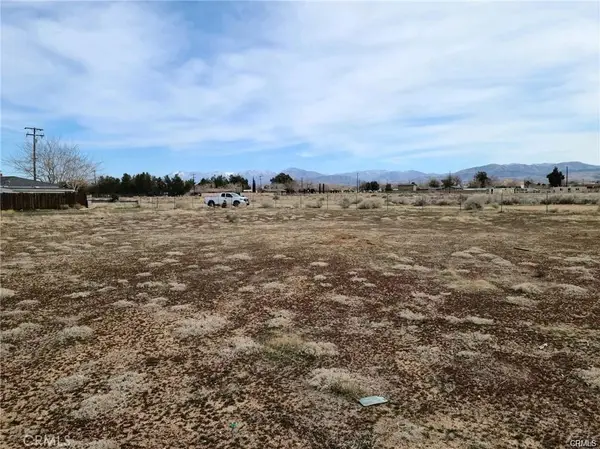 25 E Avenue Q2, Palmdale, CA 93550