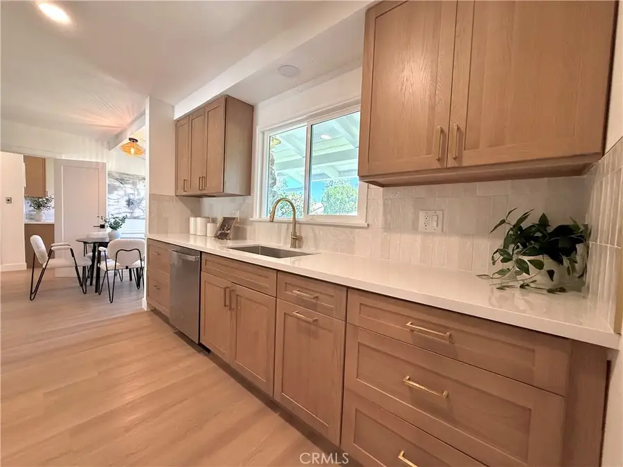 9537 Jellico Avenue, Northridge, CA 91325 - #2