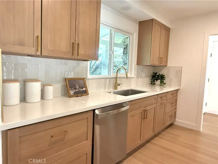 9537 Jellico Avenue, Northridge, CA 91325 - #3