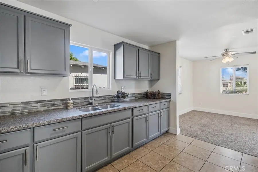 330 E 101st Street, Los Angeles, CA 90003 - #2