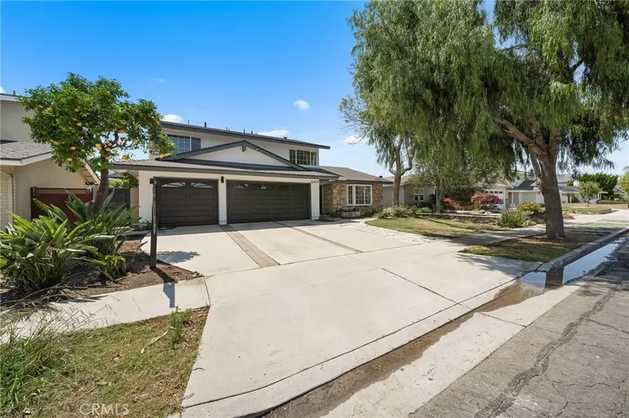 16401 Mercier Ln, Huntington Beach, CA 92647 - #3