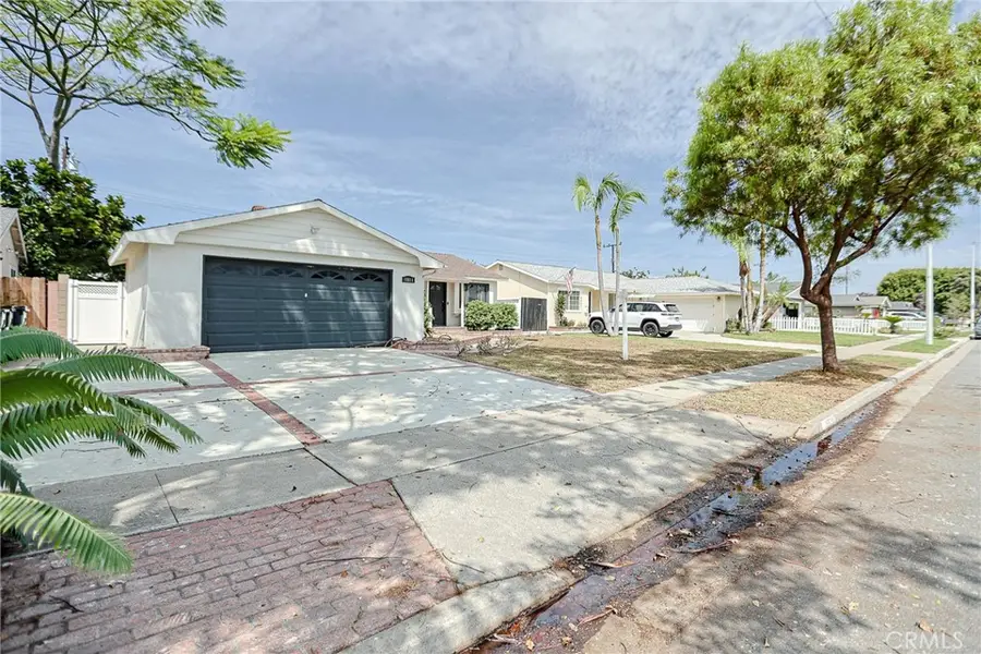 15611 Toway, Huntington Beach, CA 92647 - #2