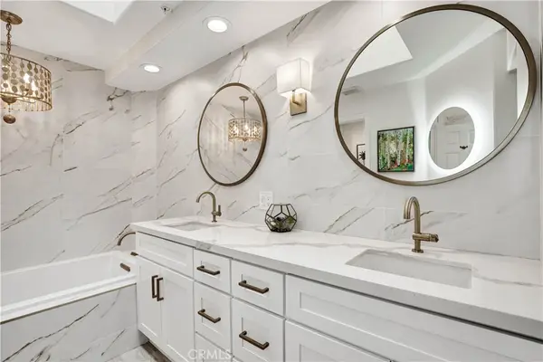 2253 Martin #420, Irvine, CA 92612