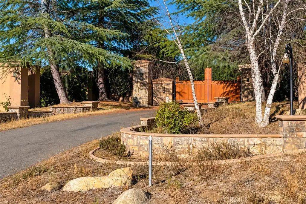 39313 Avenida La Cresta, Murrieta, CA 92562 - #1