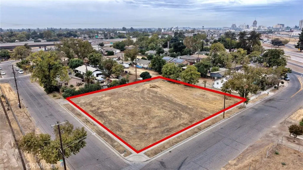 2274 S Cherry Avenue, Fresno, CA 93706 - #1