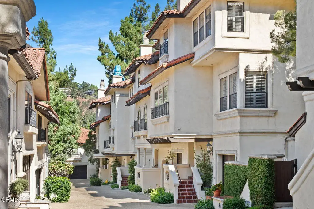 70 N Arroyo Boulevard, Pasadena, CA 91105 - #1